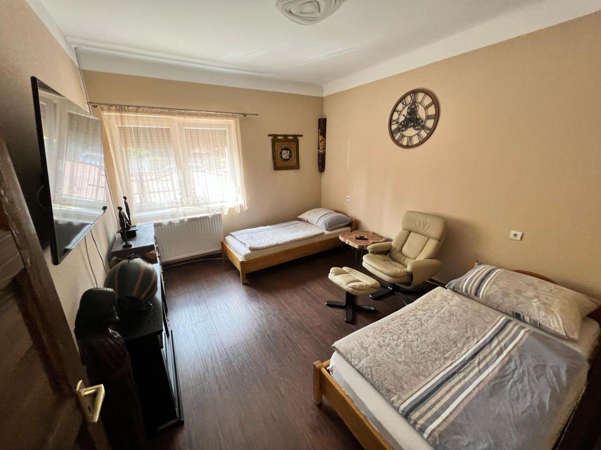 Feher Galamb Apartman Gyál Exterior foto