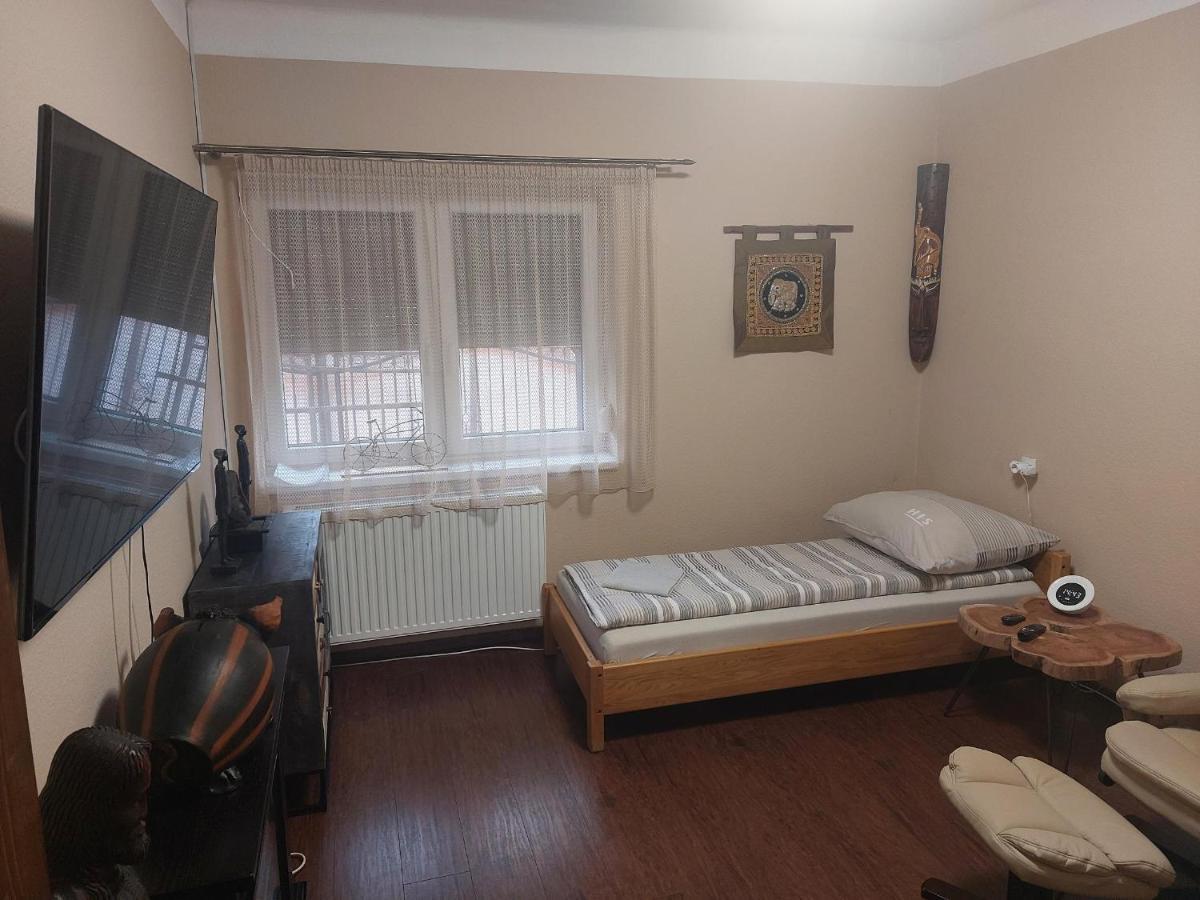 Feher Galamb Apartman Gyál Exterior foto